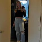 Demi 